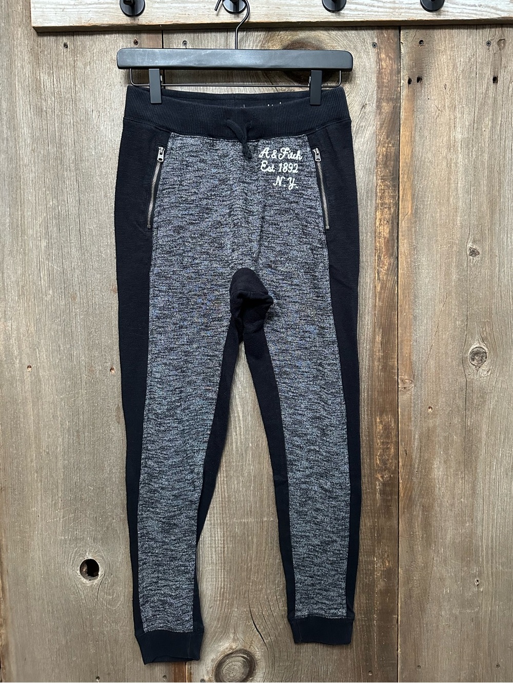 Abercrombie Kids Knit Joggers in Black Gray Size 13 14